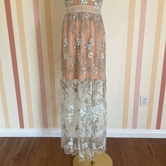 WAYF Oakfield Sky Blue, Gray, & Tan Embroidered Lace Maxi Dress Size Medium - Picture 4 of 16